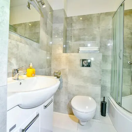 Apartment U Ewy W Kolobrzegu Podczele - 2 Sypialnie 50m2, Wifi I Darmowy Parking!