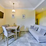U Ewy W Kolobrzegu Podczele - 2 Sypialnie 50m2, Wifi I Darmowy Parking! 코워브제크