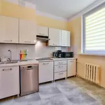 U Ewy W Kolobrzegu Podczele - 2 Sypialnie 50m2, Wifi I Darmowy Parking! 아파트 코워브제크