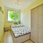 아파트 U Ewy W Kolobrzegu Podczele - 2 Sypialnie 50m2, Wifi I Darmowy Parking! 코워브제크