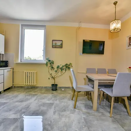 U Ewy W Kolobrzegu Podczele - 2 Sypialnie 50m2, Wifi I Darmowy Parking!